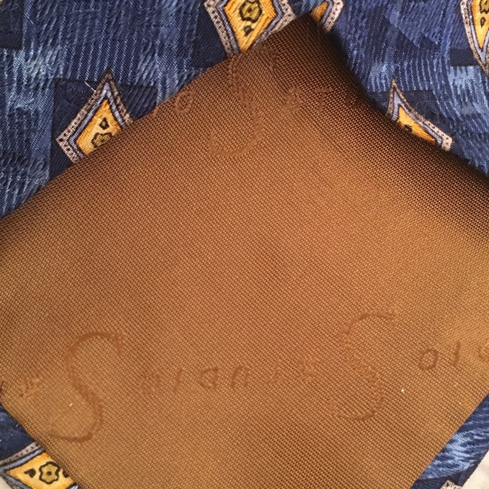 Robert Talbott blue diamond  silk tie - Picture 3 of 4